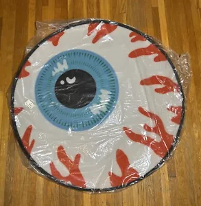 Alfombra Mishka MNWKA Mega Keep Watch globo ocular 5 pies *RARA* 2021 - Imagen 1 de 5