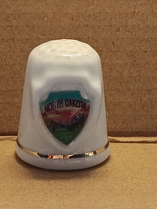 North Dakota State Shield Vintage Ceramic / Porcelain Collectible Thimble - Picture 1 of 5