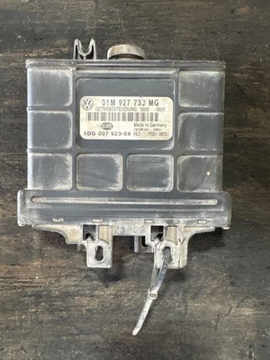 03-05 VW JETTA/GOLF/BEETLE 2.0L A/T TRANSMISSION COMPUTER TCM 01M 927 733 MG - Image 1 of 3