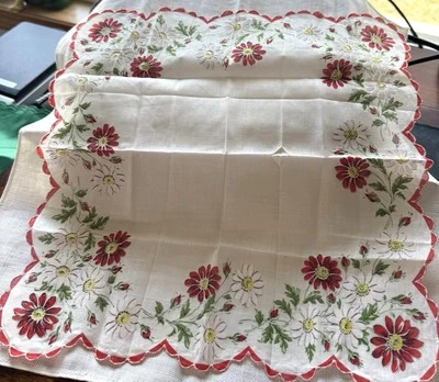 Vintage NOS Daisy Flower Scalloped Edge Hankie Handkerchief NOS - Image 1 of 3