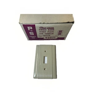 1-Bakelit gerippt Uniline elfenbein mit Schrauben Vintage Einzelschalterplatte Abdeckung 92071 - Bild 1 von 8