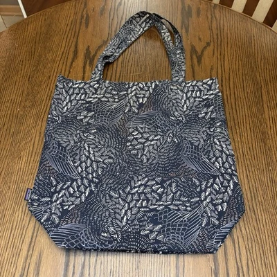 Bolso de Mano Patagonia Mercado Reciclado Azul Marino con Diseño Floral *LEER DESCRIPCIÓN Foto 1 de 4