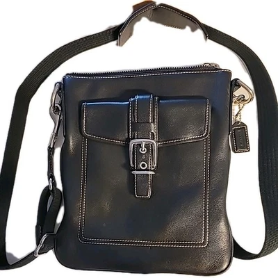 Bolso Bandolera COACH Swing Pack De Colección Cuero Negro Plateado Herrajes con Etiqueta Colgante Foto 1 de 4