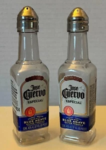 Jose Cuervo 50 ml Botellas de Plástico Tema Alcohol S&P Juego Coctelera 4.25" Alto - Imagen 1 de 11