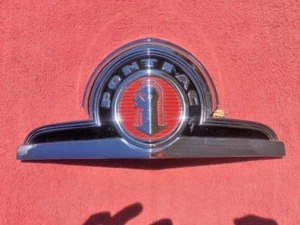 1946 Pontiac Streamliner Torpedo Six Eight NOS Grille Header Hood Emblem  - Picture 1 of 12