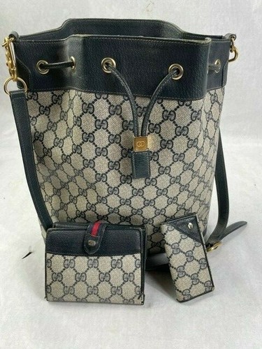 Borsa a mano Gucci Signature GG tela blu con portafoglio abbinato e portachiavi