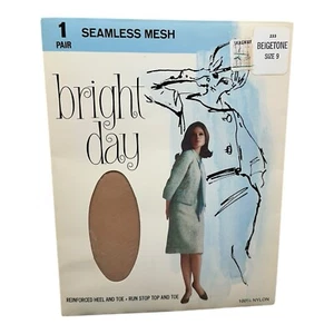 Vtg 70’s Bright Day Seamless Mesh Stockings Size 9 Beigetone reinforced heel - Picture 1 of 2