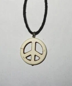 COLLANA CIONDOLO LEGNO PACE BIANCA C153 - Picture 1 of 1