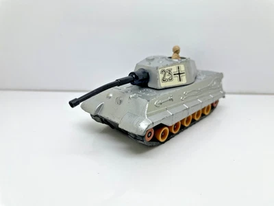 MATCHBOX BATTLE KINGS K 104 KING TIGER TANK ENGLAND 1974 GERMAN SILVER  61 - Image 1 of 4