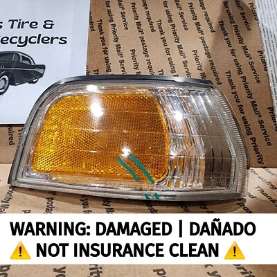 (DAMAGED) Right Front Passenger Park Light fits 92-93 Honda Accord DX/Coupe - Image 1 of 4