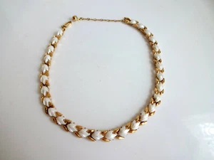COLLAR De Colección CROWN TRIFARI ALFRED PHILIPPE Blanco Lirio del Valle Difícil de Encontrar - Imagen 1 de 4