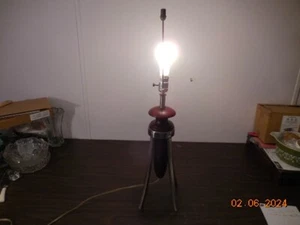 Table lamp 28.5 inches tall vintage with 3 way switch and stainless steel legs - Picture 1 of 7