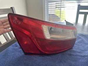2012-2017 Kia Rio  Driver Tail Light Quarter Panel Mounted - Without LED - Foto 1 di 5