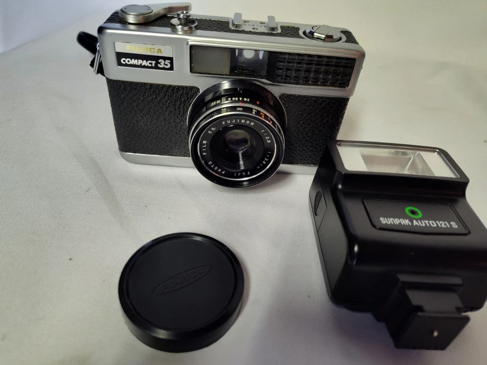 Fujifilm Fujica Compact 35 Vintage Compact 35mm Film Camera Japan Near MINT - Image 1 of 4