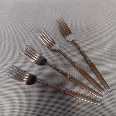 National NST36 Dinner Forks 4 Stainless Steel 7 5/8" Floral Leaves - Image 1 of 4