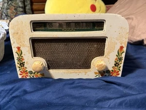 Lovely 1940 Motorola 55X15 White "Mother's Day Radio," Tested and Working - Picture 1 of 6