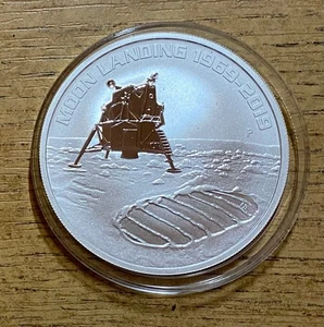 2019  AUSTRALIAN 50th ANNIVERSARY OF APOLLO 11 MOON LANDING  1oz  SILVER COIN - Picture 1 of 2