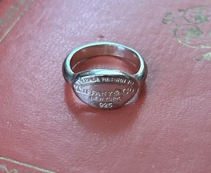 Please Return To TIFFANY & CO Sterling Silver Oval 925 Signet Ring VTG SIZE 5.5 - Picture 1 of 2
