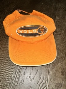 Cappello VINTAGE UT Volunteers Strap Back Berretto da Palla Università del Tennessee SEC NCAA - Foto 1 di 7
