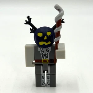 Figura ROBLOX MATT DUSEK Serie 1 con Sombrero de Calabaza Casco y Bastón SIN CÓDIGO - Imagen 1 de 8