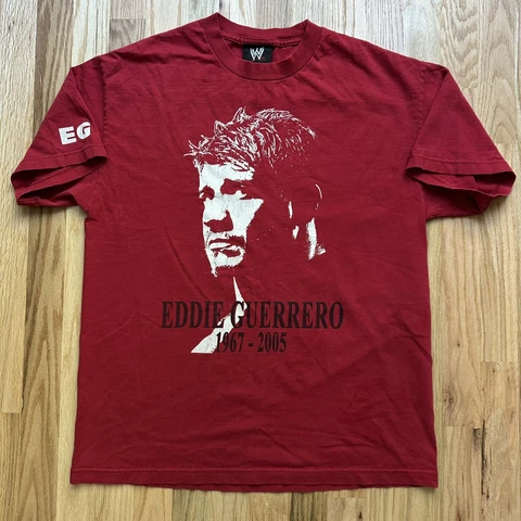 Men's Vintage WWE Eddie Guerrero Viva La Raza RIP Memorial Red T Shirt Tee Sz L Cover