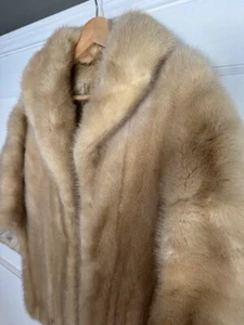Vintage Ivory Fur Stole Wrap by Moss Furs Chicago Elegant Bridal Evening Shawl - Picture 1 of 17