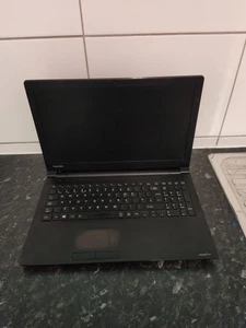 Toshiba Satellite Pro Laptop 15.6" 128GB SSD 4GB i3-6006U Windows 10 - Picture 1 of 7