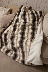 White Wolf w/ Cream Polar Fleece High Quality Super Deluxe Throw - Picture 1 of 4