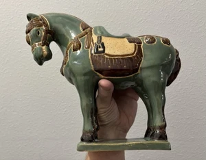 Chinesisches Pferd Figur im Stil der Tang Dynastie Sancai glasiert Terrakotta - Bild 1 von 18