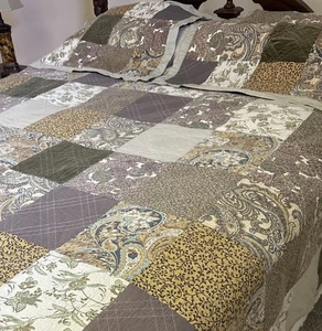 Patchwork Quilt Queen Paisley Floral Velvet Bedspread Patch Boho w Two Shams - Picture 1 of 13