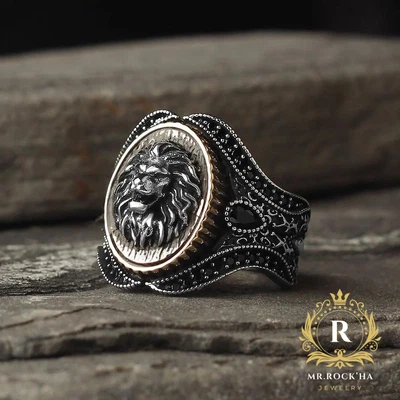 Anillo para hombre de plata de ley 925 con león melena en relieve, chapado en oro, piedra de circón negro Foto 1 de 4