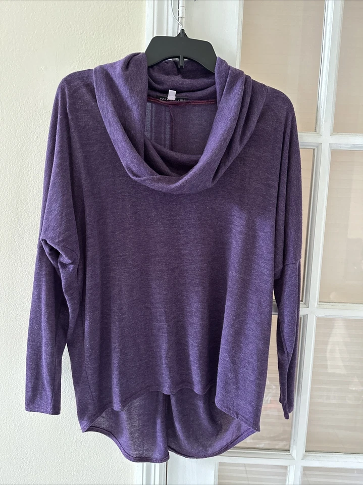Suéter túnica “AnnaLee Hope” cuello capucha alto-bajo púrpura rico talla M LN 🌺 Foto 1 de 4