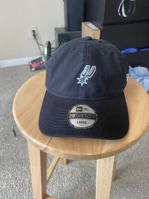 Кепка San Antonio Spurs New Era 29 Twenty NBA эластичная большая кепка новая с ценниками черная серебристая - Изображение 1 из 4