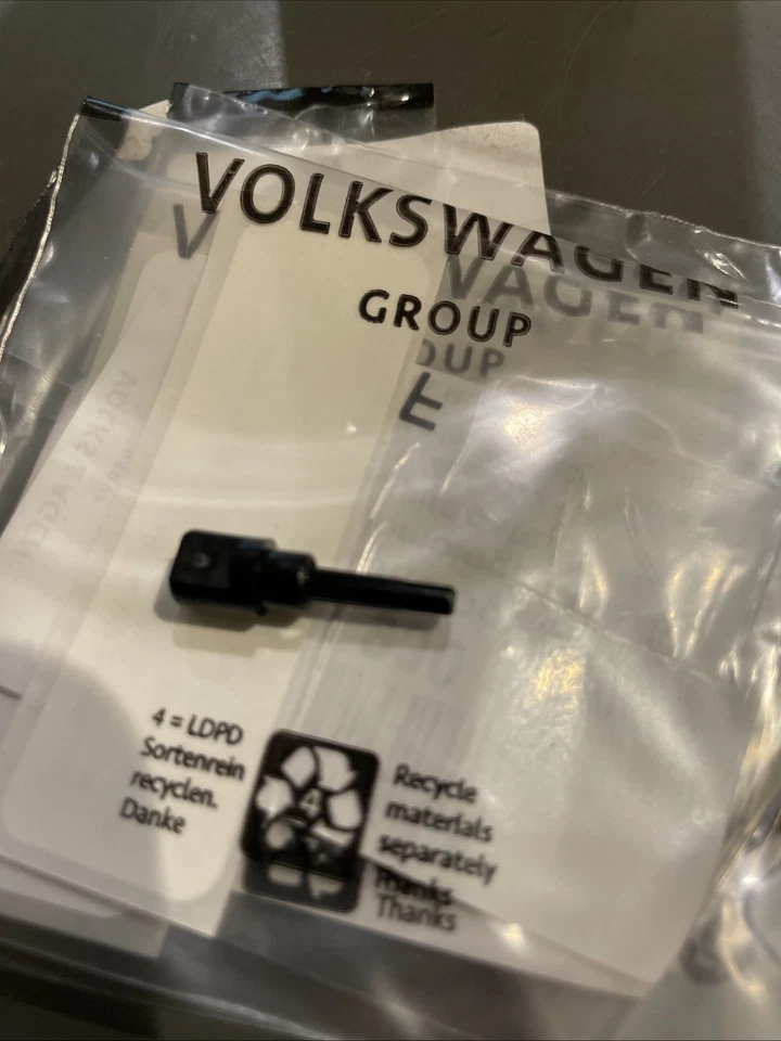 GENUINO AUDI A3 A4 VW POLO GOLF PASSAT CADDY LIMPIAPARABRISAS TRASERO LAVADORA BOQUILLA CHORRO  Foto 1 de 1