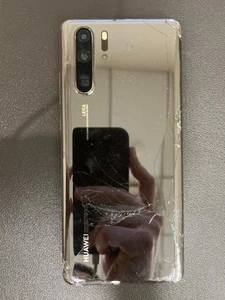 Huawei p30 pro Black | Broken Front&Back | Locked to account | carrier unlocked - Photo 1 sur 9