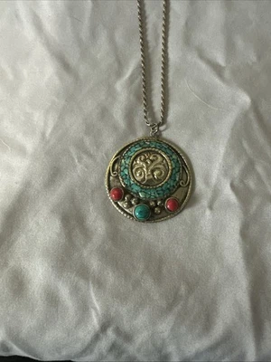 CADENA COLGANTE NEPALÍ CORAL ROJO CON PIEDRAS PRECIOSAS TURQUESA AZUL 17-18" Foto 1 de 4