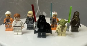 Lote de 7 Mini Figuras LEGO Star Wars + Accesorios Darth Vador Master Yoda Skywa - Imagen 1 de 5