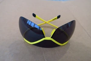 GAFAS DE SOL SILHOUETTE FUTURA 4068 6051 AMARILLO MARCO FLEXIBLE LENTES GRISES - Imagen 1 de 8