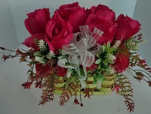 Basket of FUCHSIA roses - Picture 1 of 3