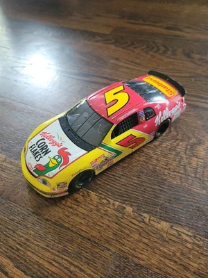 Terry Labonte #5 Die Cast 1:18 ERTL American Muscle Kellogg’s Monte Carlo  - Image 1 of 4