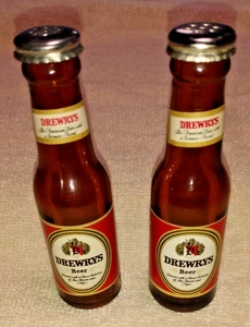 Vintage Drewrys Beer Bottle Salt and Pepper Shakers Display Miniature Pair - Picture 1 of 7