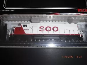 ATLAS HO TRAINMASTER SOO LINE GP38-2 LOCOMOTIVE #4405 (LT GRAY-RED) NEW IN BOX! - Picture 1 of 7