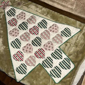 Advent Calendar Tree Quilt Green Red Ivory Gift Present Pockets Handmade/122b - Picture 1 of 10