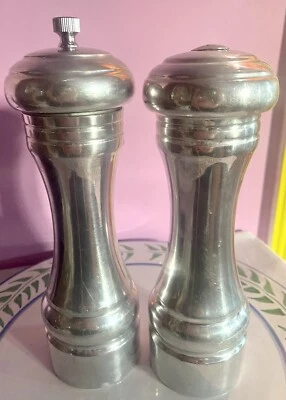 "Salero/molino de pimienta reflectante 9 1/2"" Lg Old Thompson acero al carbono" Foto 1 de 4