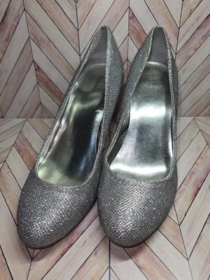 Zapatos de salón Style & Co plateados brillantes con tacón de cuña talla 8M punta redonda Foto 1 de 4