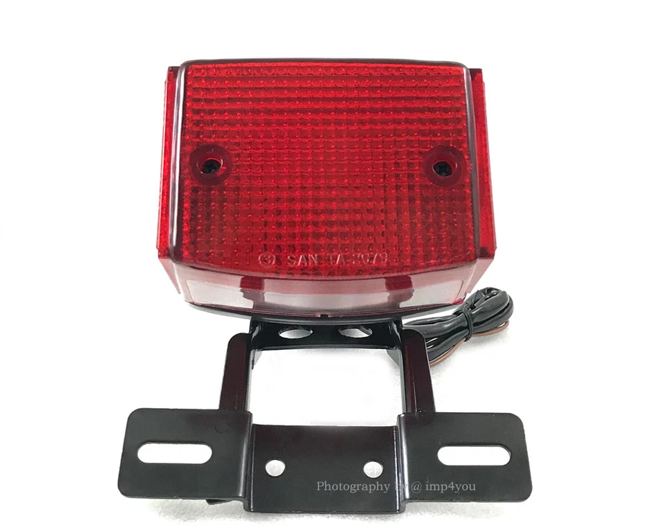 Taillight Brake light for 80-81 Suzuki TS185 TS100 TS125 TS250 with Bracket - Imagem 1 de 3