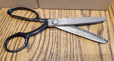 Vintage WISS  Pinking Shears Sewing Scissors USA - Image 1 of 4