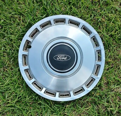 Tapacubos cubierta rueda Ford Tempo 1984-85 vintage Foto 1 de 4