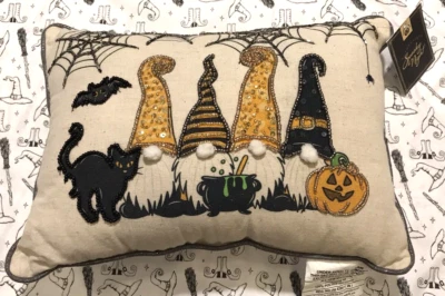 Almohada Halloween Gnomos Gato Negro Jack Linterna Araña Murciélago Casa de Vacaciones NUEVO Foto 1 de 2