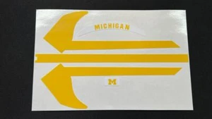 Set decalcomanie mini casco calcio Michigan Wolverines ali di mais - Foto 1 di 1